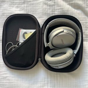 Bose Quiet Comofort 35 headphones Silver